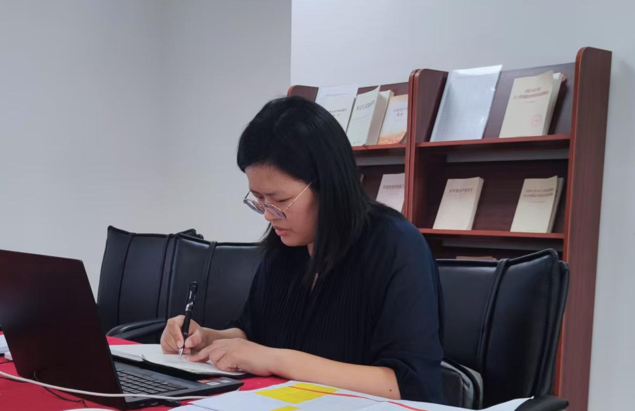 朱梦童在德州泉润工作专班集中办公.jpg